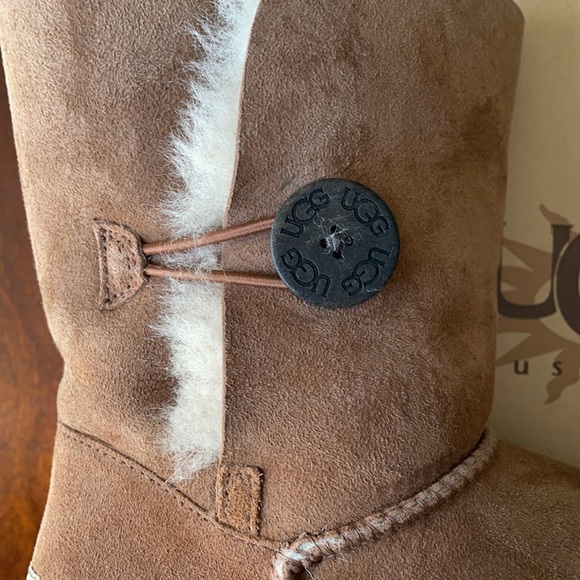 UGG Chestnut Bailey Button Boot USA 9 - Picture 4 of 6